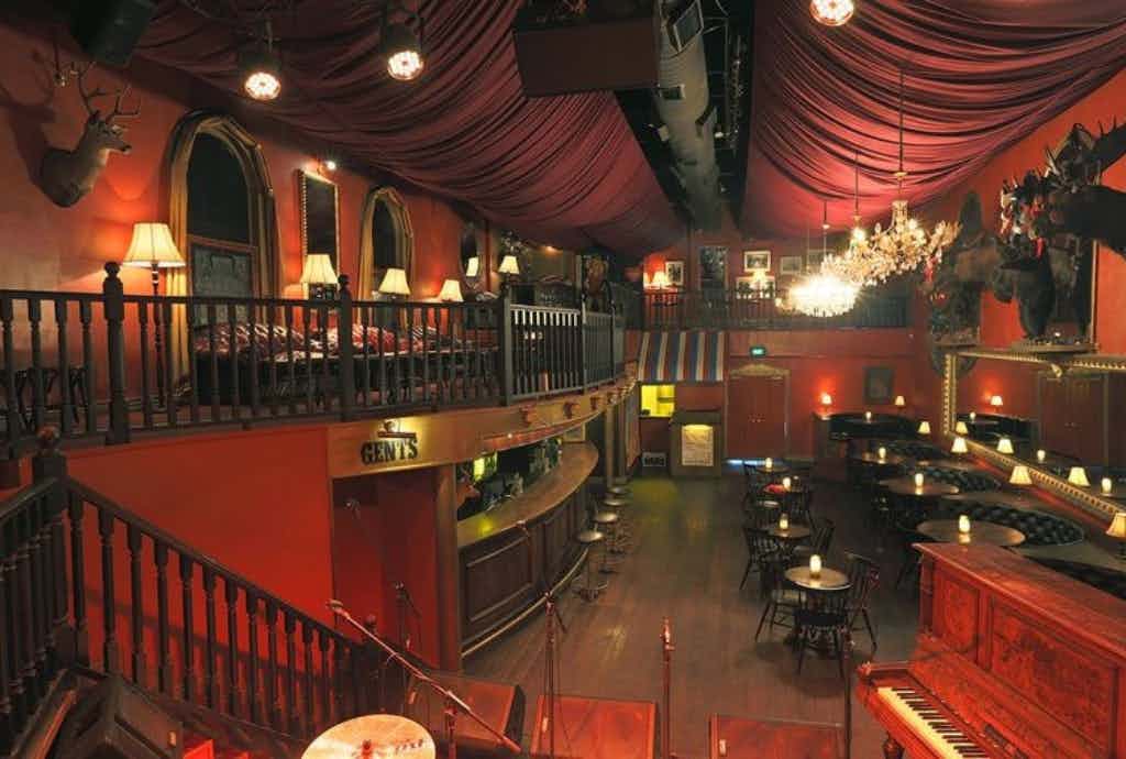 Exclusive Hire, Lefty's Music Hall